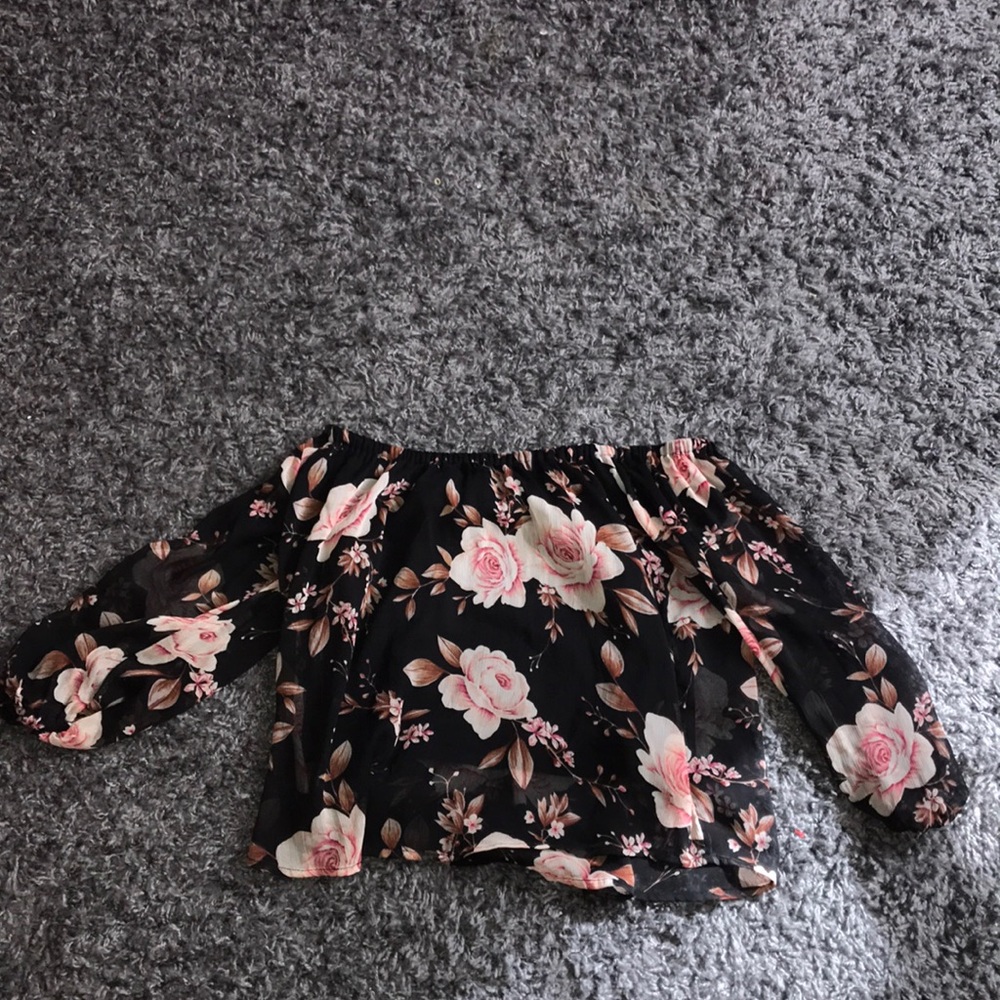 American Eagle Outfitters: Off the Shoulder Shirt